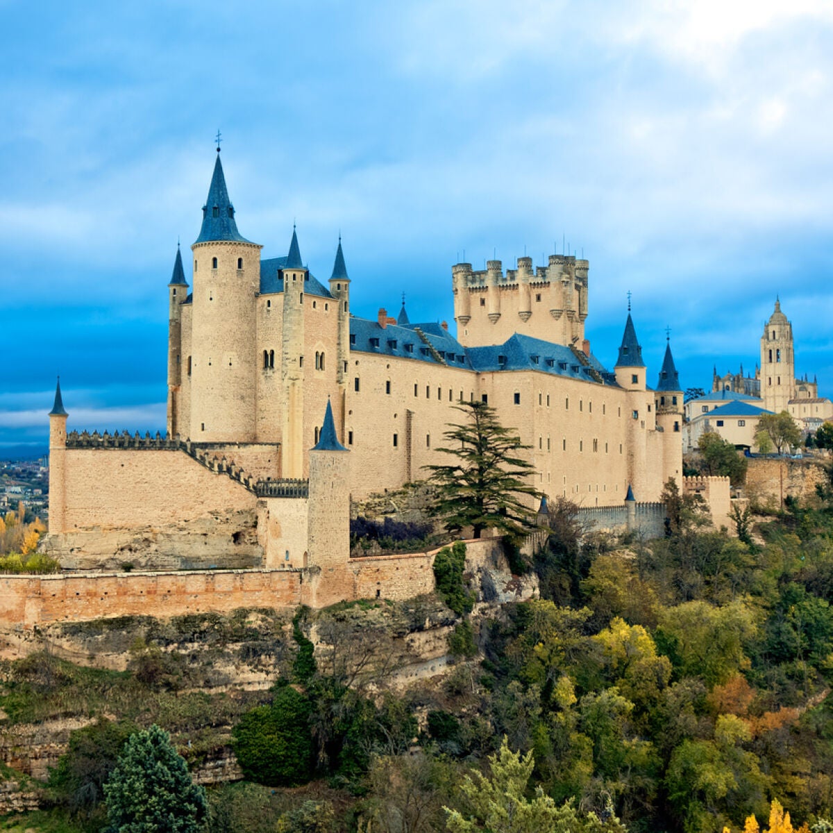 https://fotografias.lasexta.com/clipping/cmsimages02/2023/03/02/DE24A6A2-D539-4608-880C-052B5078BBF1/alcazar-segovia_104.jpg