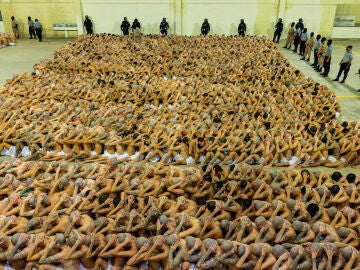 This is the jail for gang members in El Salvador: punishment cells, four security rings and more than 800 guards