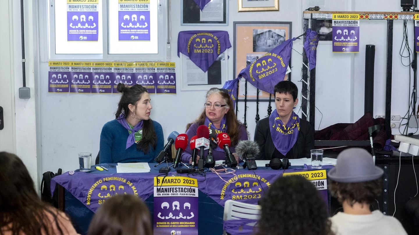 Las voceras de la Comisión Julia Tabernero, Margarita Martínez y Arantxa López durante una rueda de prensa informativa sobre la manifestación del 8 de marzo de 2023, a 2 de marzo de 2023, en Madrid (España). Las voceras de la Comisión Julia Tabernero, Margarita Martínez y Arantxa López durante una rueda de prensa informativa sobre la manifestación del 8 de marzo de 2023, a 2 de marzo de 2023, en Madrid (España).