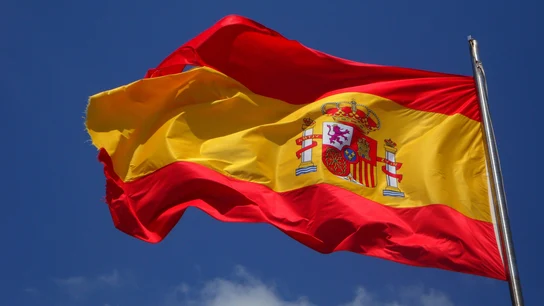 Una bandera de España La carta de amor a España de un americano: "No os dais cuenta de lo que tenéis"