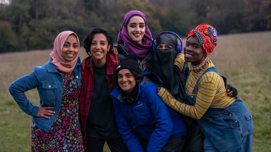 La creadora de 'We are Lady Parts' Nida Manzoor, junto a las protagonistas de la serie. La creadora de 'We are Lady Parts' Nida Manzoor, junto a las protagonistas de la serie.