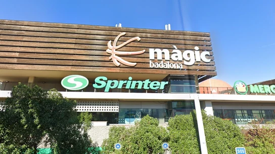 Fachada del centro comercial Màgic de Badalona Fachada del centro comercial Màgic de Badalona