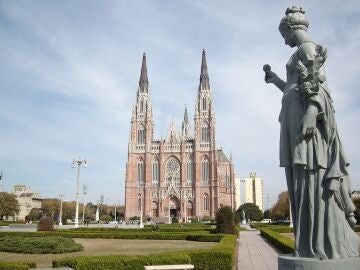 Catedral de La Plata: ¿Sabías que está inspirada en las catedrales de Amiens y Colonia?