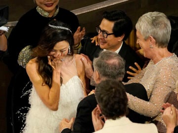 ‘Everything at once everywhere’ sweeps the Oscars with 7 awards, including ‘Best Picture’