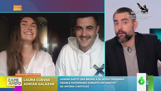 Así reacciona un joven cuando su novia le pide matrimonio en directo Así reacciona un joven cuando su novia le pide matrimonio en directo