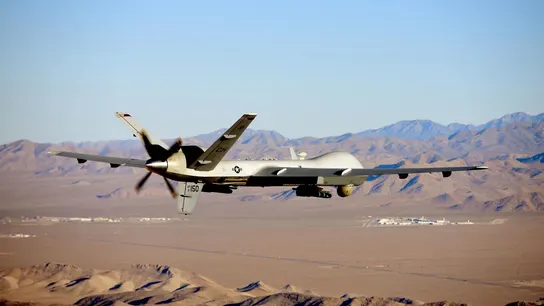 Un dron un MQ-9 Reaper vuela en una misión de entrenamiento sobre el campo de pruebas y entrenamiento de Nevada, EE. UU., el 15 de julio de 2019. Un dron un MQ-9 Reaper vuela en una misión de entrenamiento sobre el campo de pruebas y entrenamiento de Nevada, EE. UU., el 15 de julio de 2019.