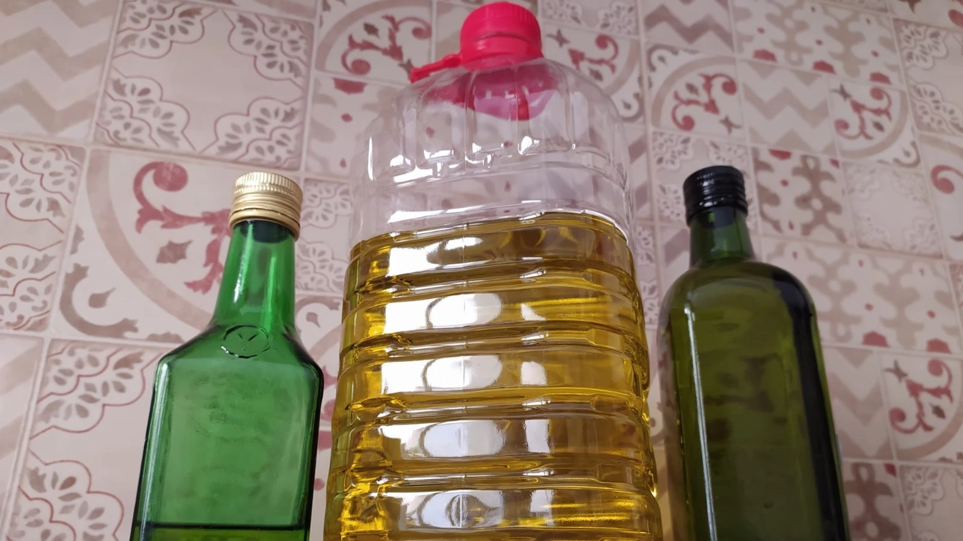 Alerta sanitaria por la retirada de garrafas de aceite de varias marcas al contener lampante no apto para el consumo 