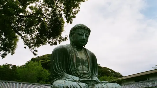 Estatuta de un Buda de bronce Estatuta de un Buda de bronce