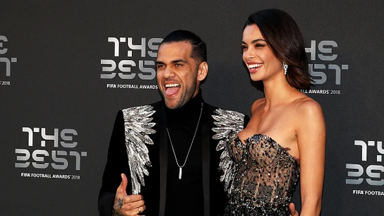 El hermano de Alves responde a la ex del futbolista: "Nunca esperes consideración" El hermano de Alves responde a la ex del futbolista: "Nunca esperes consideración"