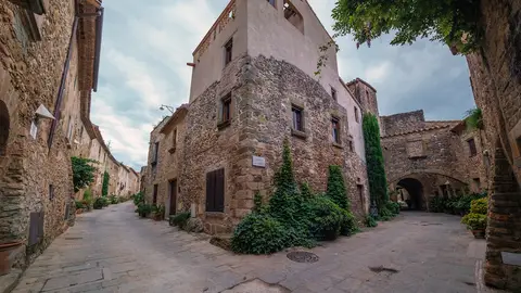 Monells Monells