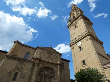 Catedral de Santo Domingo de la Calzada: la historia detrás de su Torre, su gallinero y otros datos curiosos