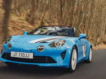 Alpine lanza el A110 San Remo 73 y retrocede 50 años en el tiempo Alpine lanza el A110 San Remo 73 y retrocede 50 años en el tiempo