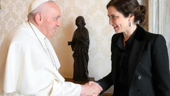 El papa Francisco recibe a Isabel Díaz Ayuso El papa Francisco recibe a Isabel Díaz Ayuso