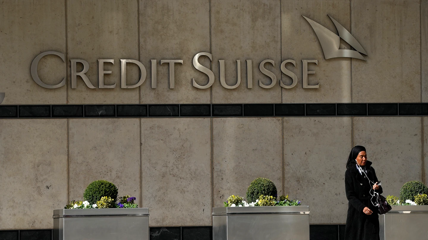 Fachada de una oficina de Credit Suisse Fachada de una oficina de Credit Suisse