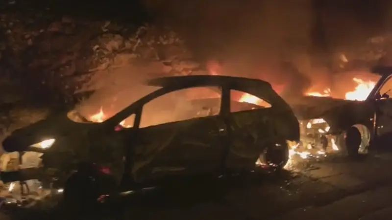 Amanecen quemados más de 30 coches en Tui, Pontevedra