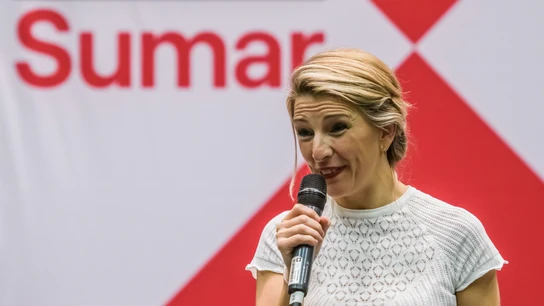 La vicepresidenta segunda del Gobierno y ministra de Trabajo, Yolanda Díaz, durante su intervención en el primer acto de escucha en Andalucía de Sumar. La vicepresidenta segunda del Gobierno y ministra de Trabajo, Yolanda Díaz, durante su intervención en el primer acto de escucha en Andalucía de Sumar.