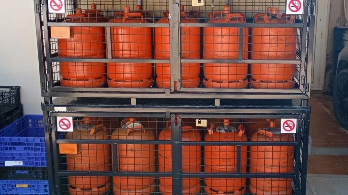 La bombona de butano baja un 5% a partir de este martes, casi un euro, hasta los 16,79 euros La bombona de butano baja un 5% a partir de este martes, casi un euro, hasta los 16,79 euros