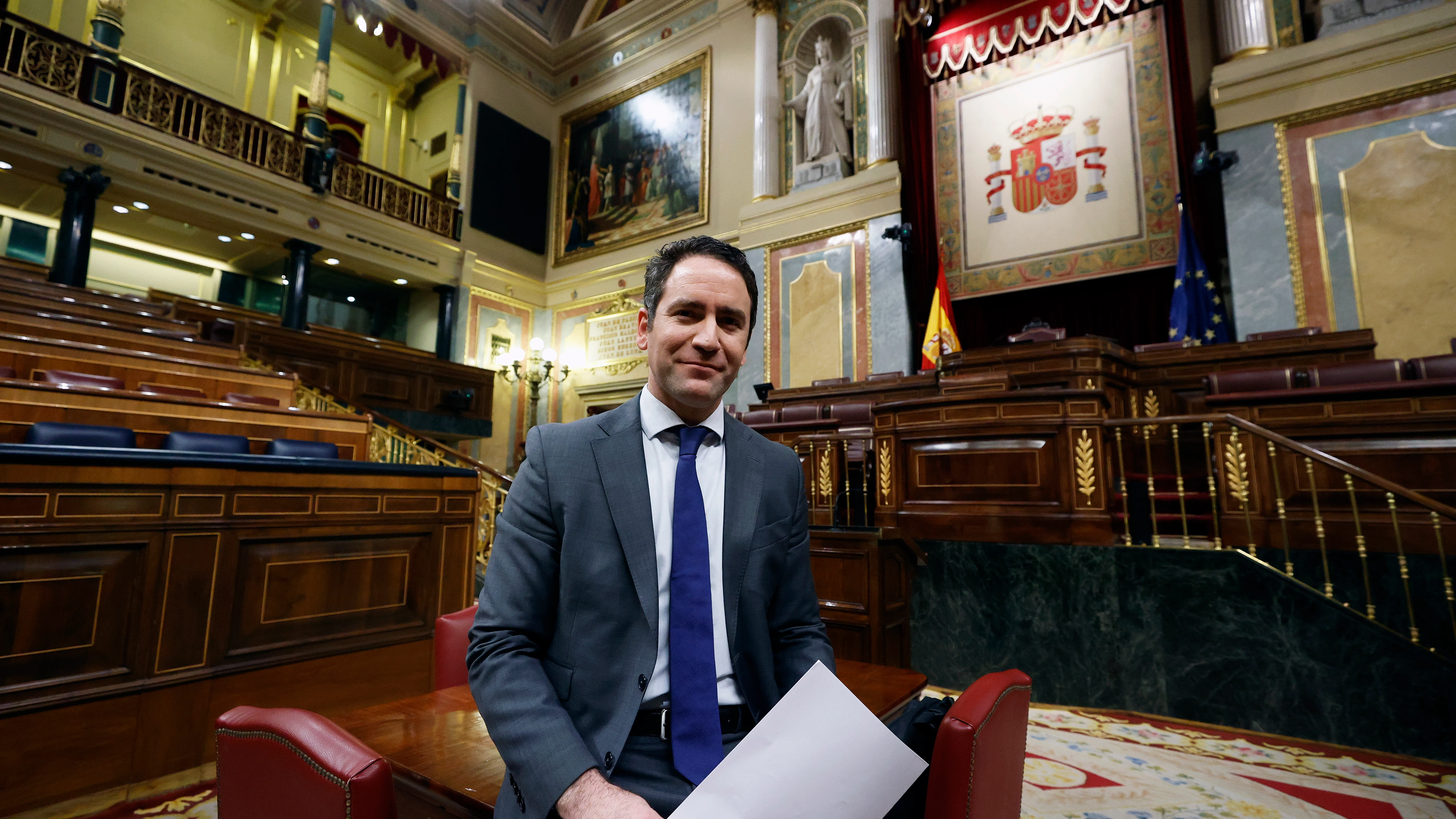 Teodoro García Egea posa en el hemiciclo tras anunciar que abandona el Congreso.