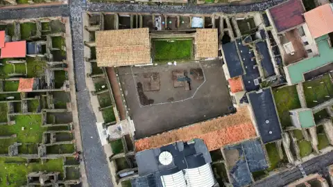 Lugar donde han hallado el mosaico en Pompeya tras las excavaciones arqueológicas Lugar donde han hallado el mosaico en Pompeya tras las excavaciones arqueológicas