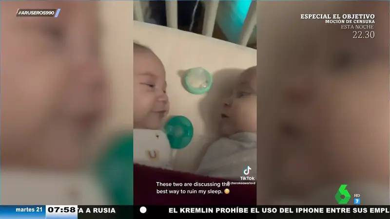 El entrañable vídeo viral de dos bebés gemelos que conversan entre ellos antes de saber hablar