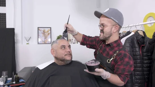 El impresionante cambio de look del jefe de Forno de Lugo para infiltrarse en su empresa: "Mi abuela me deshereda" El impresionante cambio de look del jefe de Forno de Lugo para infiltrarse en su empresa: "Mi abuela me deshereda"