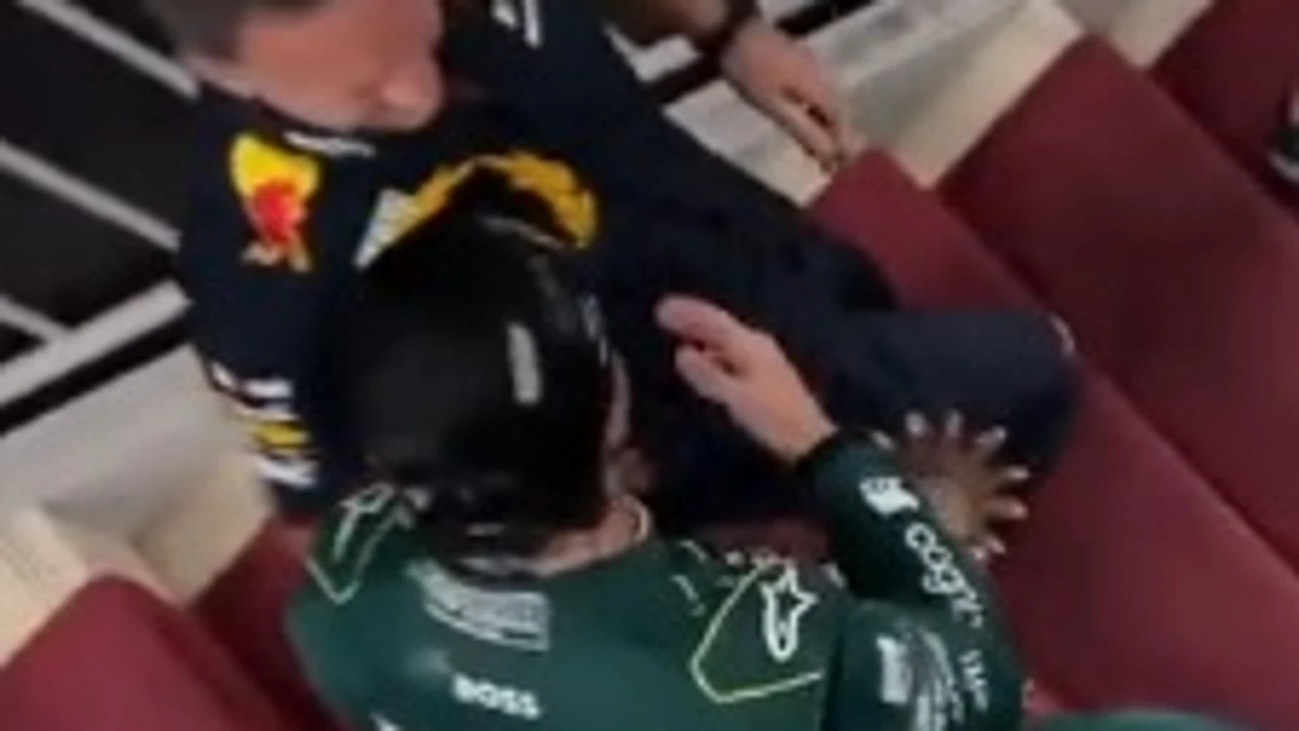 Saludo entre Fernando Alonso y Christian horner Saludo entre Fernando Alonso y Christian horner