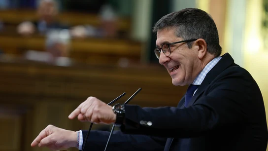 El portavoz del PSOE, Patxi López, durante su intervención en la segunda y última jornada del debate de la moción de censura que impulsa Vox. El portavoz del PSOE, Patxi López, durante su intervención en la segunda y última jornada del debate de la moción de censura que impulsa Vox.