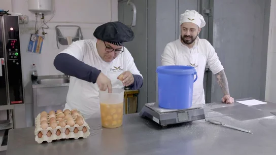 Un trabajador de Forno de Lugo, sobre su jefe infiltrado: "Se nota que está torpe y que nunca ha hecho esto" Un trabajador de Forno de Lugo, sobre su jefe infiltrado: "Se nota que está torpe y que nunca ha hecho esto"