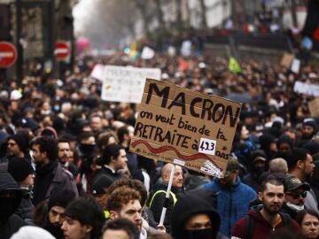 The ninety day of protests in France for the pension reform continues, with the unions at war against Macron