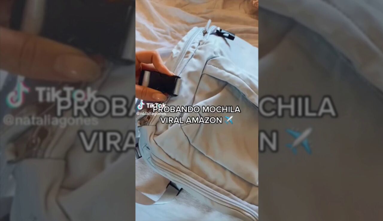 La mochila de Amazon que se ha vuelto viral en TikTok para viajar sin pagar más por el equipaje de mano