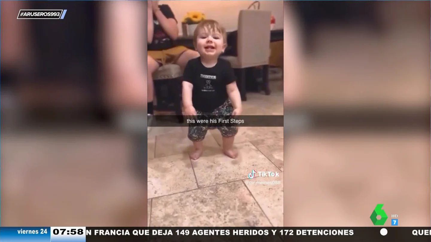 El divertido vídeo viral de un niño que aprende a hacer 'twerking' antes que a caminar El divertido vídeo viral de un niño que aprende a hacer 'twerking' antes que a caminar