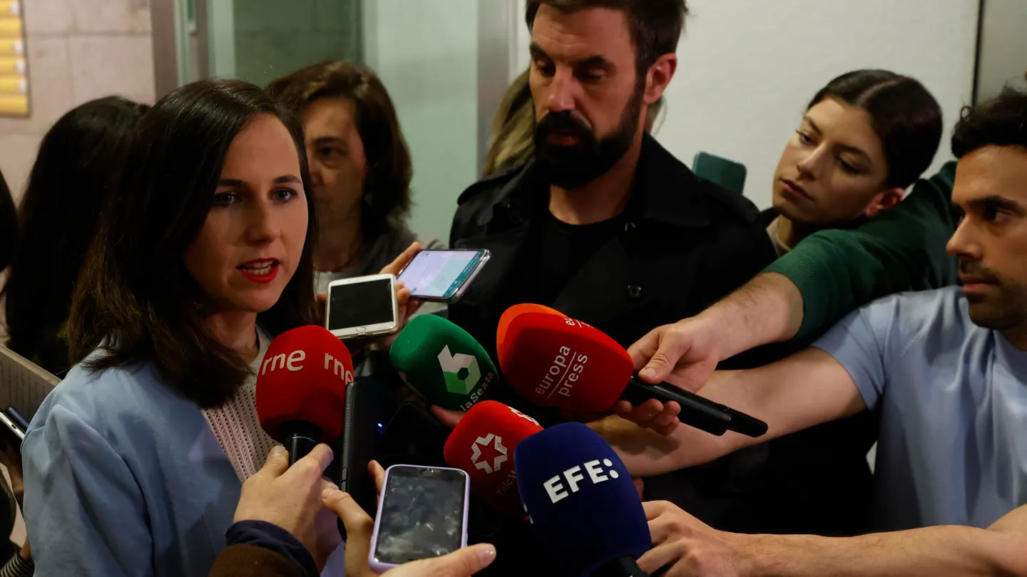 La ministra de Derechos Sociales, Ione Belarra atiende a los medios. La ministra de Derechos Sociales, Ione Belarra atiende a los medios.