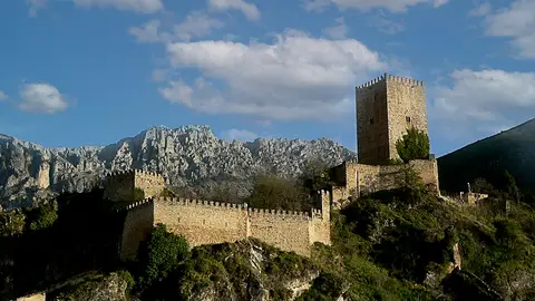 Castillo de Yedra Castillo de Yedra