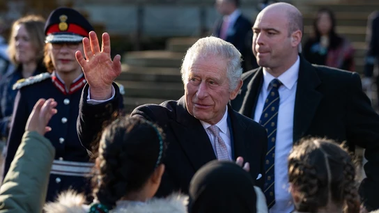 Se aplaza la visita de Carlos III a Francia Se aplaza la visita de Carlos III a Francia