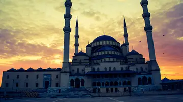 Mezquita Kocatepe de Ankara: el curioso motivo por el que tuvieron que cambiar el proyecto inicial