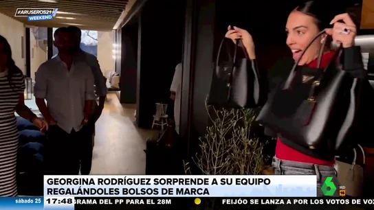 Los regalos de Georgina Rodríguez a sus compañeras y amigas: bolsos de Prada y Louis Vuitton Los regalos de Georgina Rodríguez a sus compañeras y amigas: bolsos de Prada y Louis Vuitton