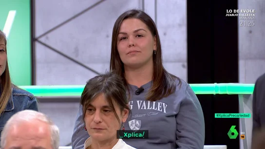 El dolor de Ana María, vecina de Parla: desempleada, sin vivienda y compartiendo cama con sus dos hijos menores El dolor de Ana María, vecina de Parla: desempleada, sin vivienda y compartiendo cama con sus dos hijos menores