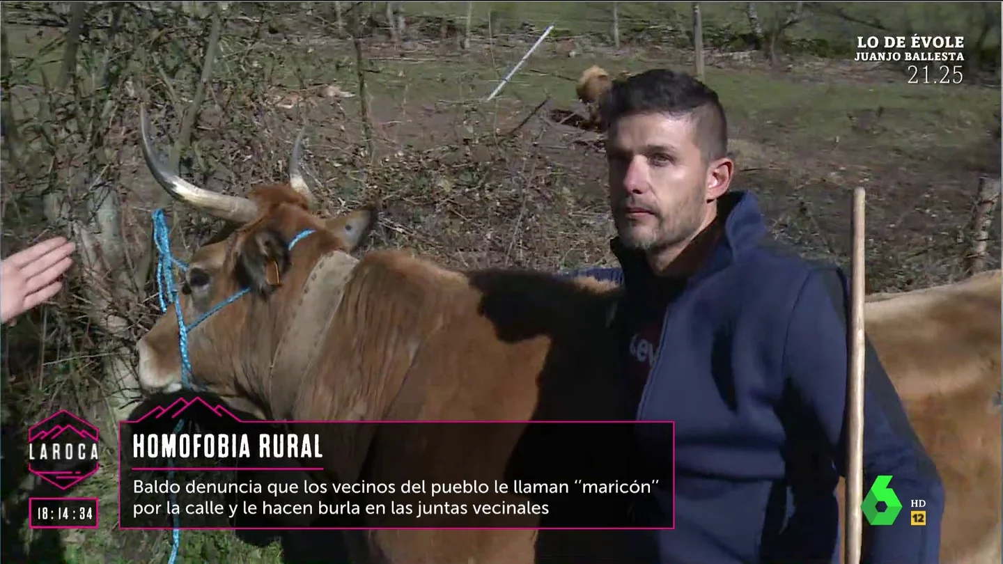 Un ganadero denuncia sufrir homofobia al solicitar una ayuda: "Dicen: 'Ya habló el maricón, se acabó todo'" Un ganadero denuncia sufrir homofobia al solicitar una ayuda: "Dicen: 'Ya habló el maricón, se acabó todo'"