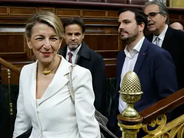 Yolanda García y Alberto Garzón en el Congreso a su llegada al debate de la moción de censura de Vox 