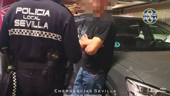 Detenido un hombre por masturbarse delante de menores en los aseos de un centro comercial en Sevilla Detenido un hombre por masturbarse delante de menores en los aseos de un centro comercial en Sevilla