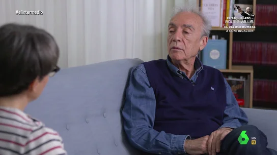 Juan José Millás confiesa a Thais Villas qué es lo que nunca ha perdonado a los socialistas En este vídeo, Juan José Millás conversa con Thais Villas sobre su nuevo libro, 'Solo humo', la figura de su padre y comparte con ella su experiencia con la codeína y el optalidón. Además, le desvela una historia increíble que le ocurrió recientemente.