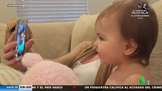 La tronchante 'conversación' que mantienen dos bebés por videollamada La tronchante 'conversación' que mantienen dos bebés por videollamada