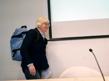La eurodiputada de JxCat Clara Ponsatí en rueda de prensa desde el Colegio de Periodistas.