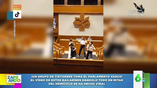 Un grupo de tik tokers toman el parlamento vasco para bailar al ritmo de Rauw Alejandro Un grupo de tik tokers toman el parlamento vasco para bailar al ritmo de Rauw Alejandro