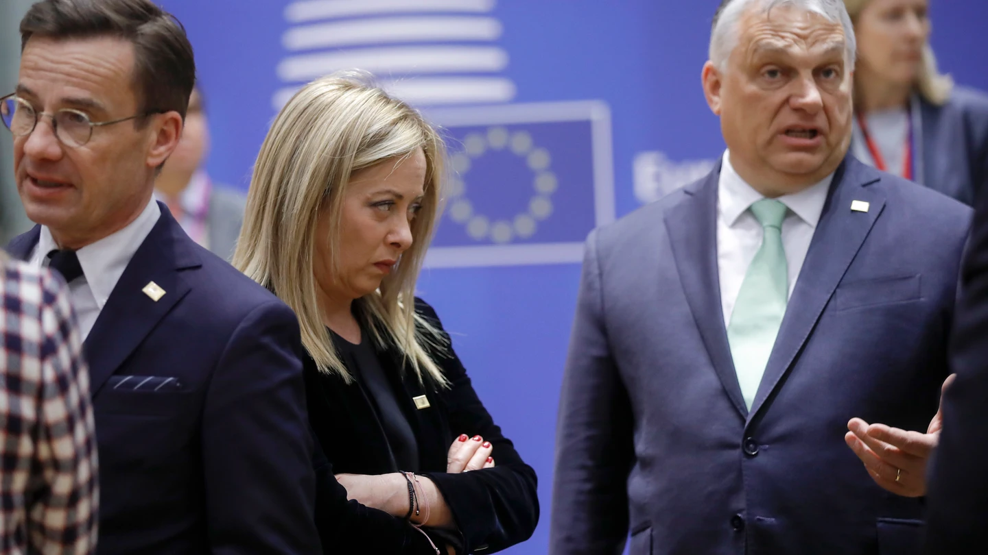 La primera ministra de Italia, Giorgia Meloni, junto al premier húngaro, Viktor Orbán. La primera ministra de Italia, Giorgia Meloni, junto al premier húngaro, Viktor Orbán.