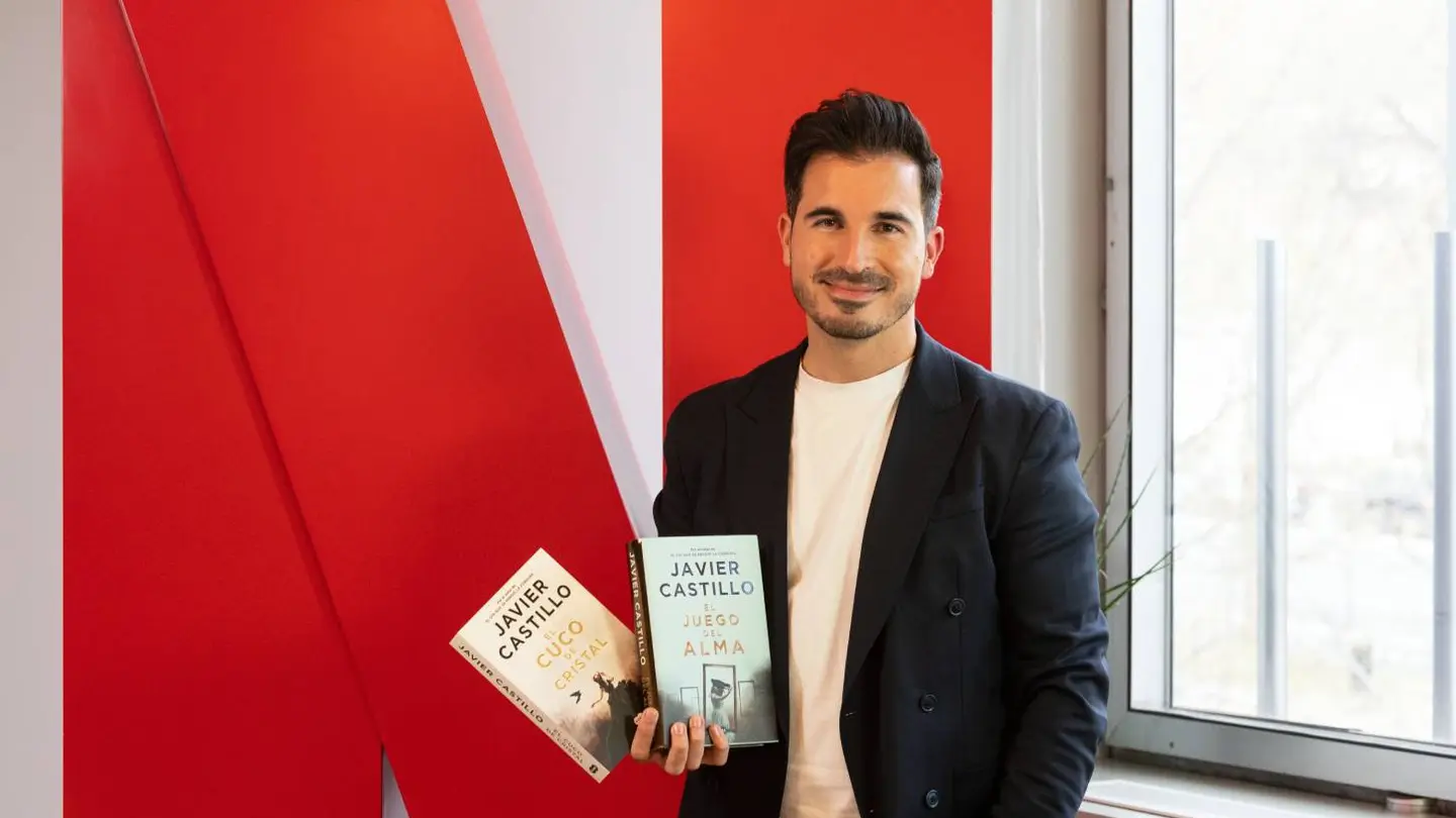 Javier Castillo verá sus libros 'El juego del alma' y 'El cuco de cristal' convertidos en serie. Javier Castillo verá sus libros 'El juego del alma' y 'El cuco de cristal' convertidos en serie.
