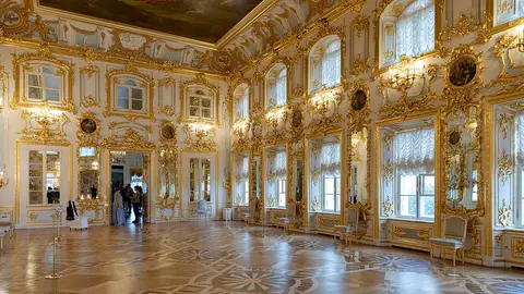 Interior del Palacio de Peterhof Interior del Palacio de Peterhof