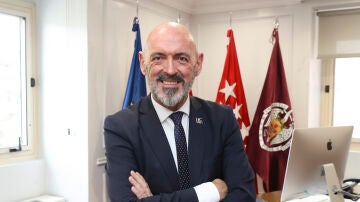 Fotografía de archivo del actual rector de la Complutense, Joaquín Goyache.