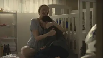 Gwendoline Christie and Elisabeth Moss in 'Top of the lake: china girl'.