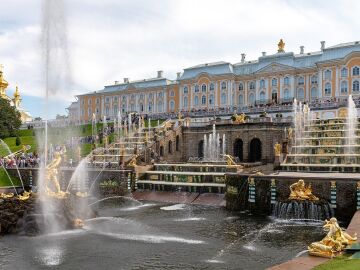 Palacio de Peterhof: ¿sabías que fue diseñado por Pedro el Grande?